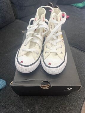 Converse Kids Cream High-Top Sneakers with Pink Floral Details